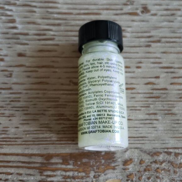 Graftobian Glitter Glam Liquid Skin Sparkle - Picture 3 of 4